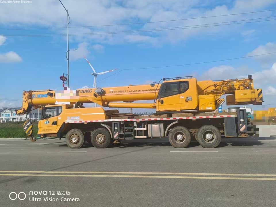 رافعة شاحنة XCMG 40 طن · موديل 2020