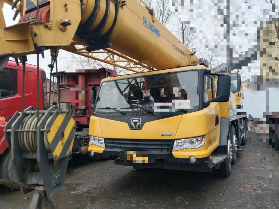 رافعة شاحنة XCMG 50 طن · موديل 2020