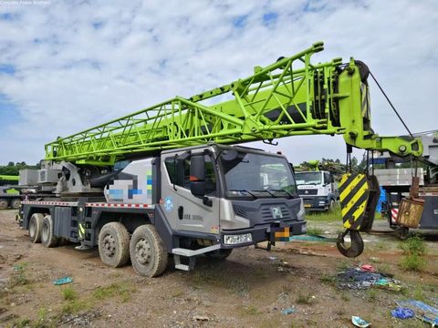 Grúa sobre camión Zoomlion 35 t 2023