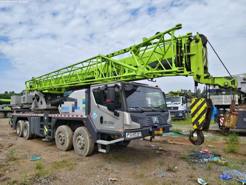 رافعة شاحنة Zoomlion 35 طن · موديل 2023