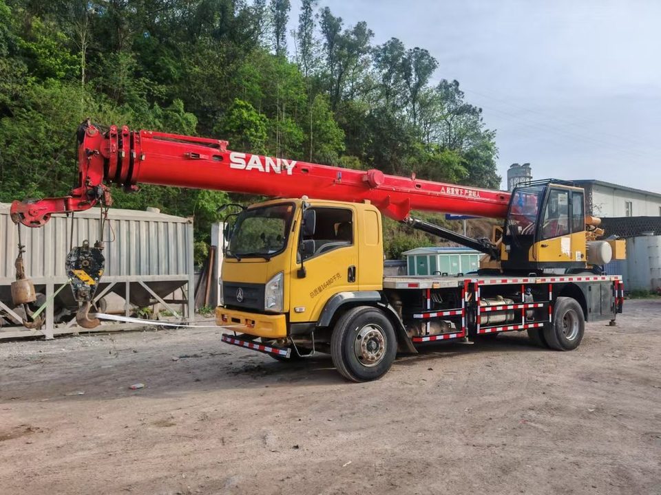رافعة شاحنة SANY 12 طن · موديل 2020