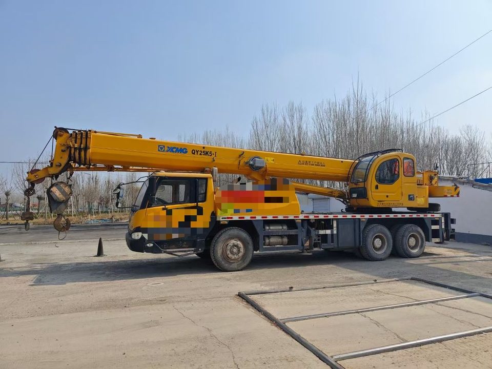 رافعة شاحنة XCMG 25 طن · موديل 2020
