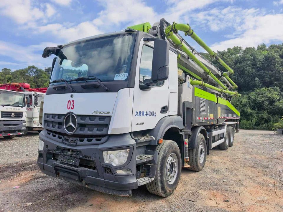 مضخة Zoomlion 56 م · موديل 2020 · شاسيه Mercedes-Benz Arocs