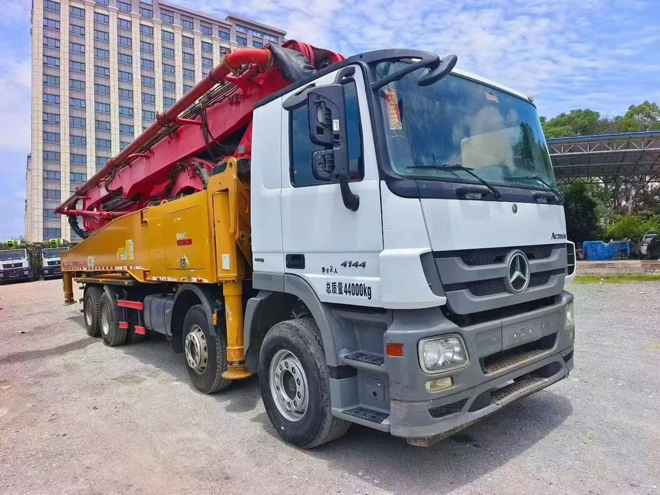 2016 SANY 49 m pump truck · Mercedes-Benz Actros