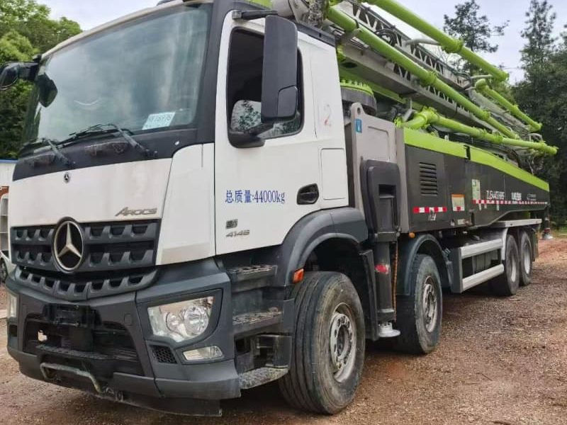 2022 Zoomlion 62 m pump truck · Mercedes-Benz Arctros4143 8*4