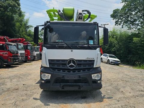 مضخة Zoomlion 52 م · موديل 2021 · شاسيه Mercedes-Benz