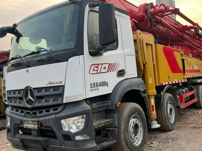 2020 SANY 62 m pump truck · Mercedes-Benz