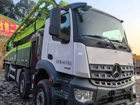 پمپ Zoomlion ۵۶ متر · مدل ۲۰۲۱ (۱۴۰۰) · شاسی Mercedes-Benz