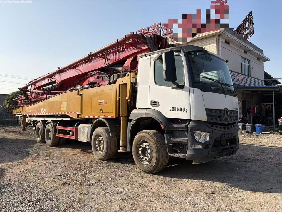 2020 SANY 56 m pump truck · Mercedes-Benz