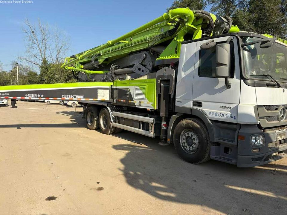 2019 Zoomlion 49 m pump truck · Mercedes-Benz