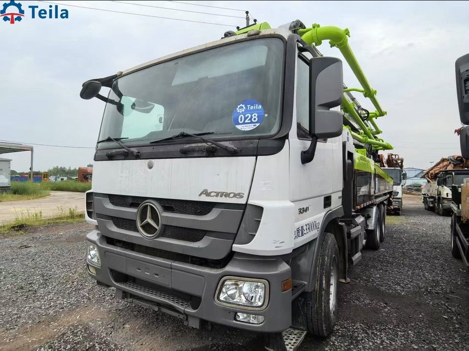 2015 Zoomlion 49 m pump truck · Benz