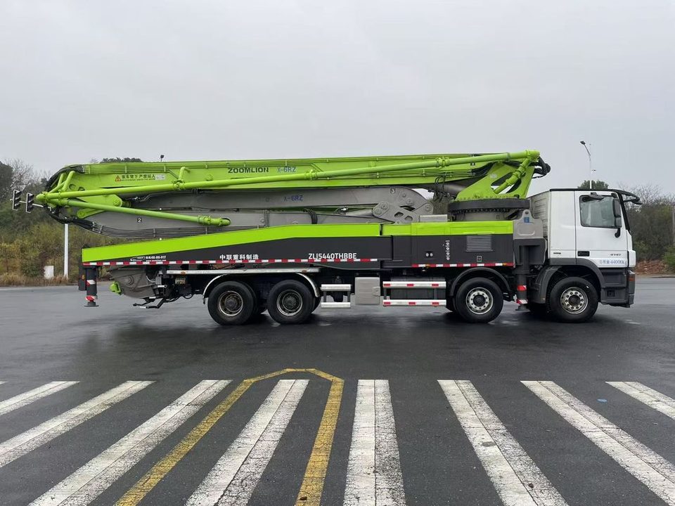 2018 Zoomlion 56 m pump truck · Manufacturer: Mercedes-Benz