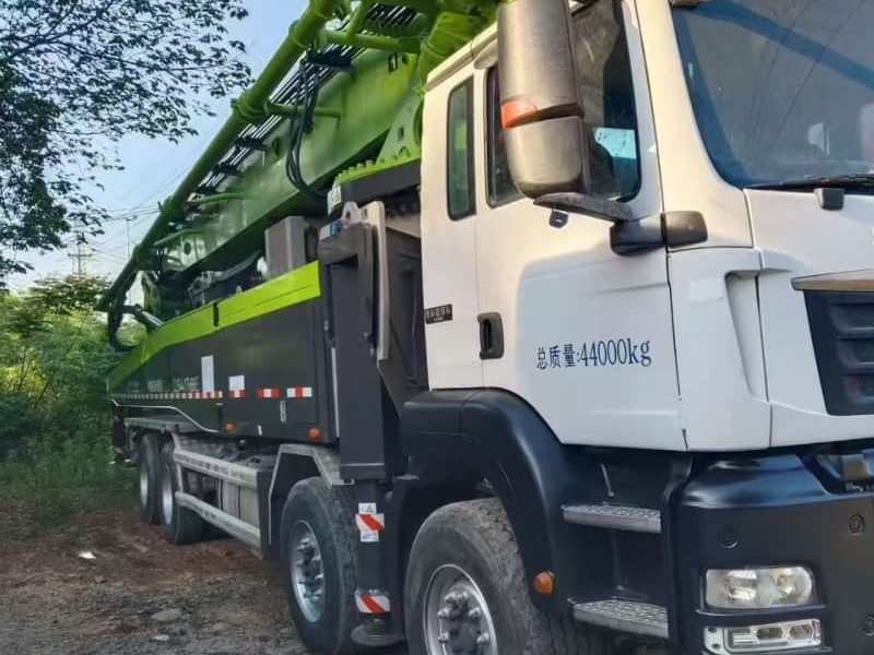 2021 Zoomlion 59 m pump truck · Sitrak 8*4