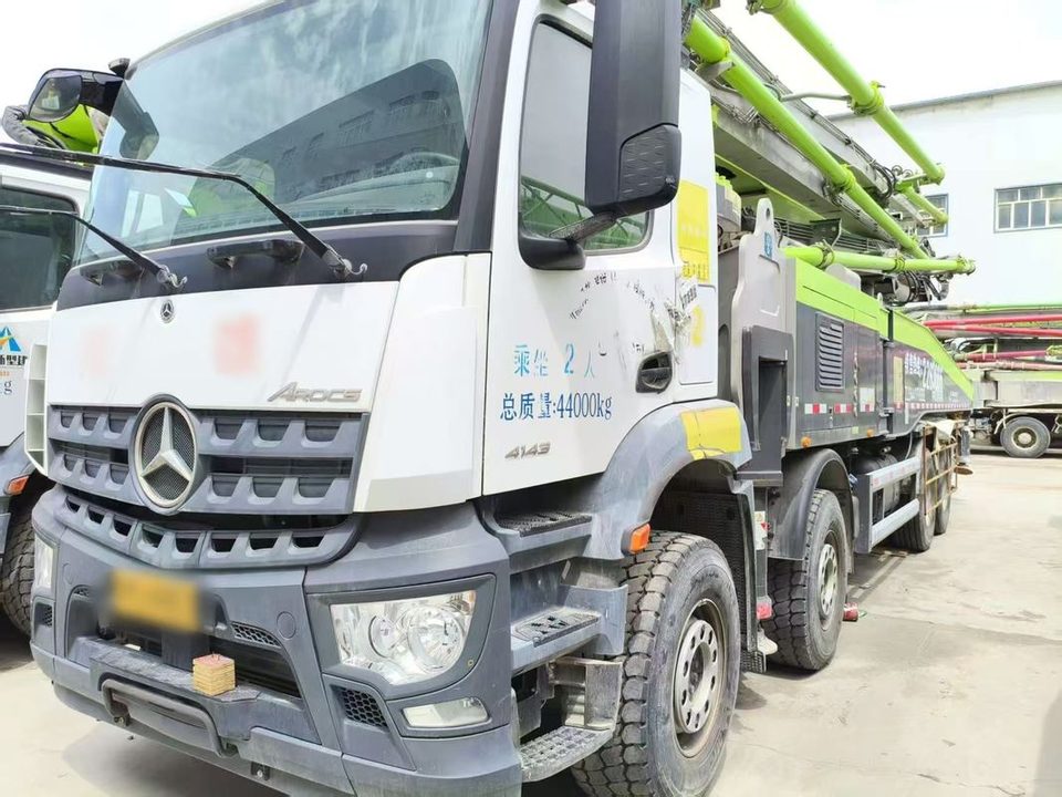 2020 Zoomlion 56 m pump truck · Benz