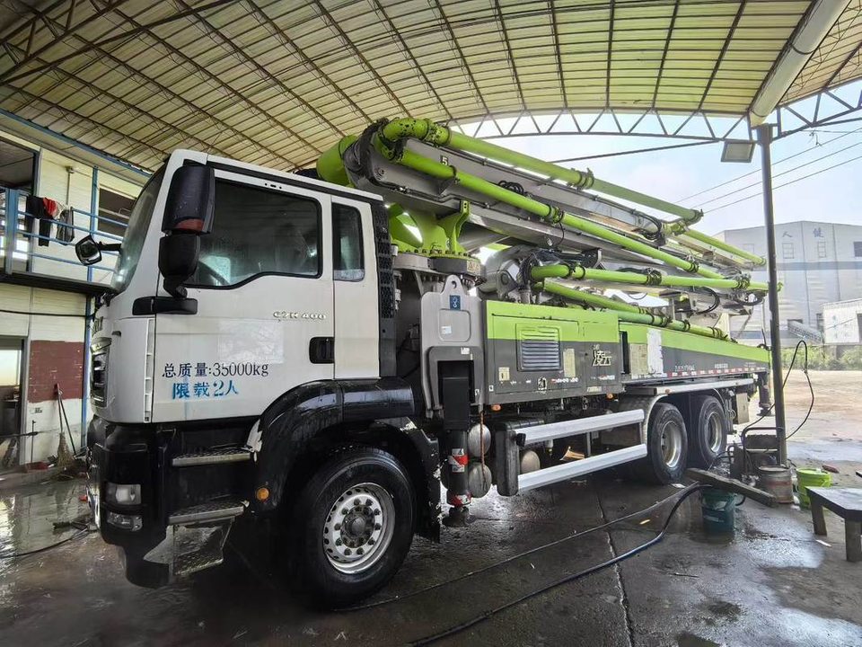 2021 Zoomlion 50 m pump truck · Sinotruk SITRAK C7H