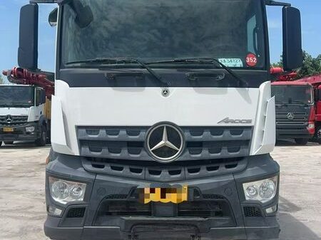 مضخة XCMG 52 م · موديل 2020 · شاسيه Benz