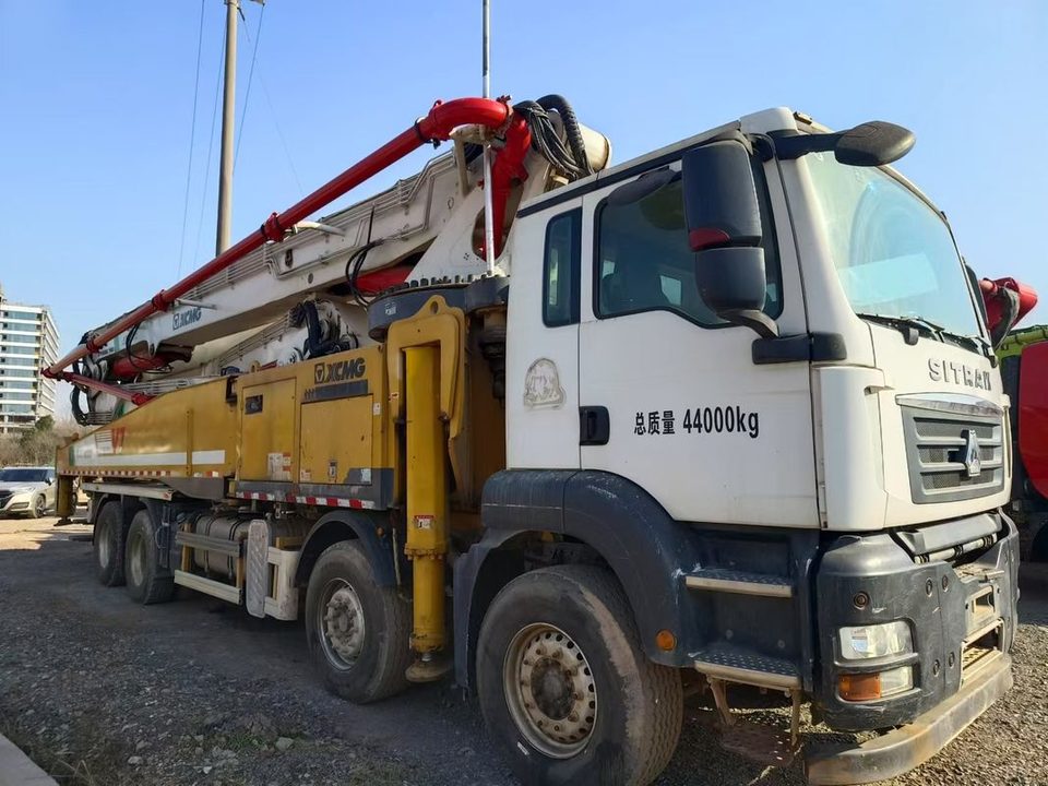 2020 XCMG 58 m pump truck · Sitrak