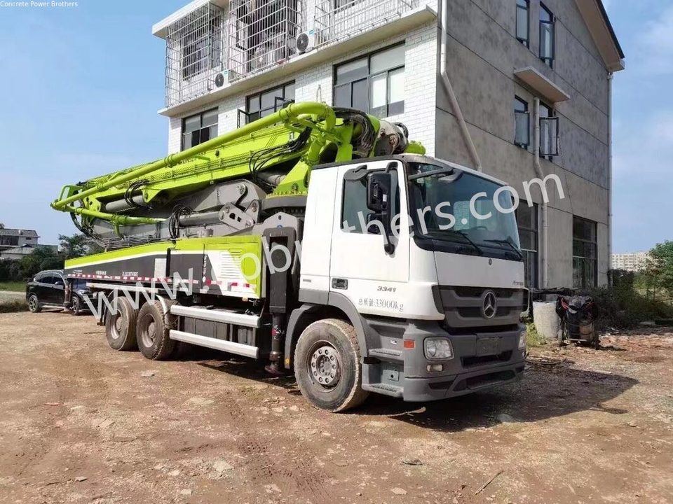 2018 Zoomlion 49 m pump truck ·