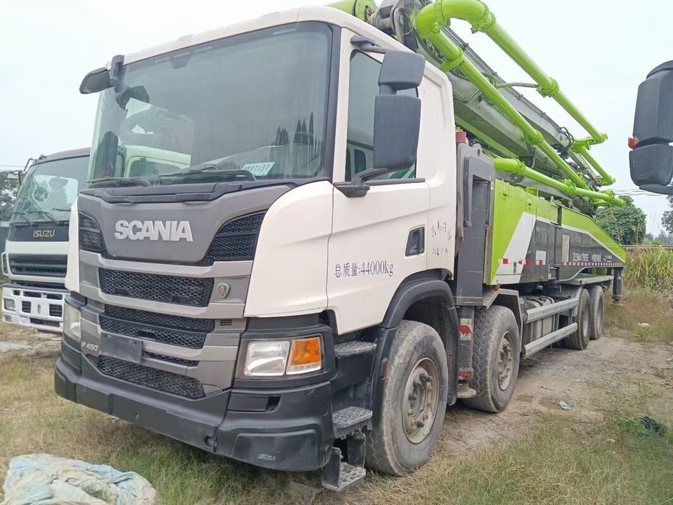 2019 Zoomlion 56 m pump truck ·
