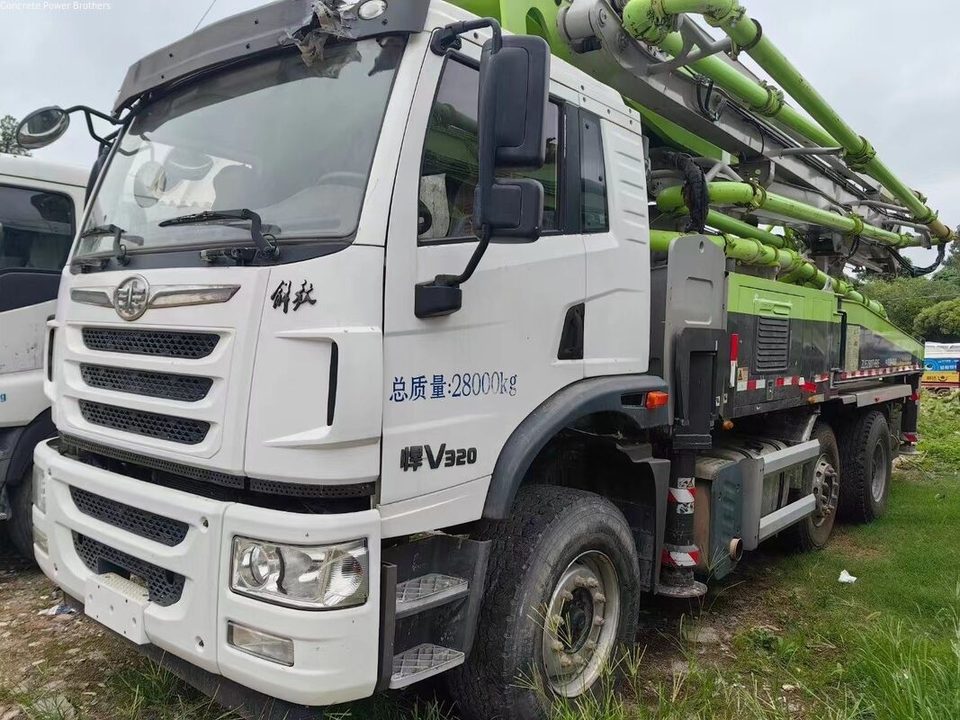 2021 Zoomlion 43 m pump truck ·