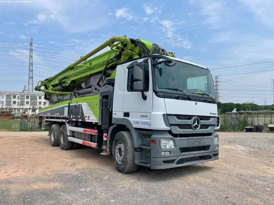 2013 Zoomlion 47 m pump truck ·