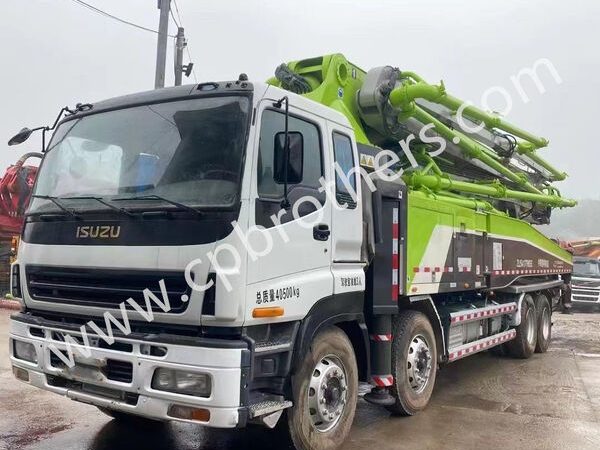 2013 Zoomlion 52 m pump truck ·
