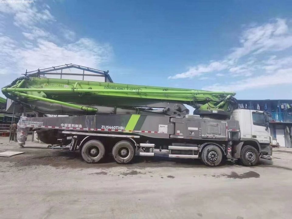2017 Zoomlion 56 m pump truck ·