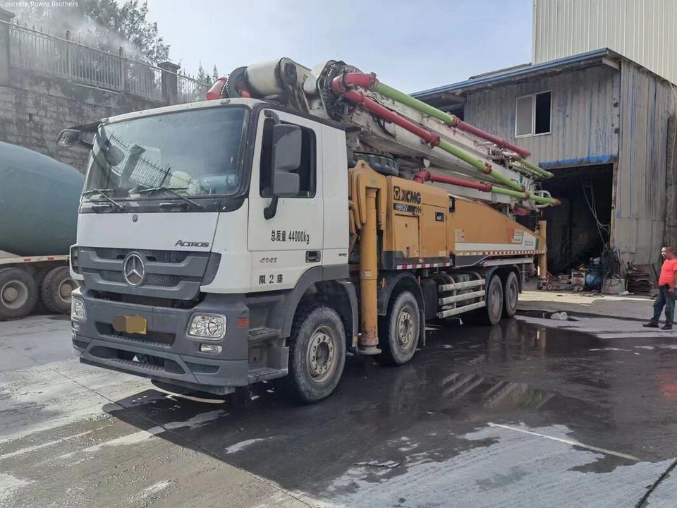 2019 — 58 m pump truck ·