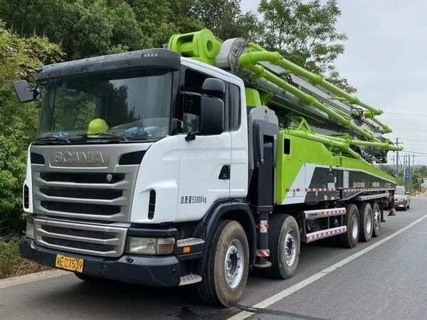 2012 Zoomlion 63 m pump truck ·