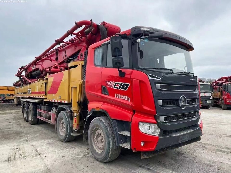 2021 — 63 m pump truck ·