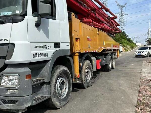 2019 — 56 m pump truck ·