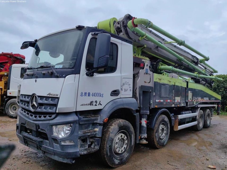 2020 Zoomlion 63 m pump truck ·