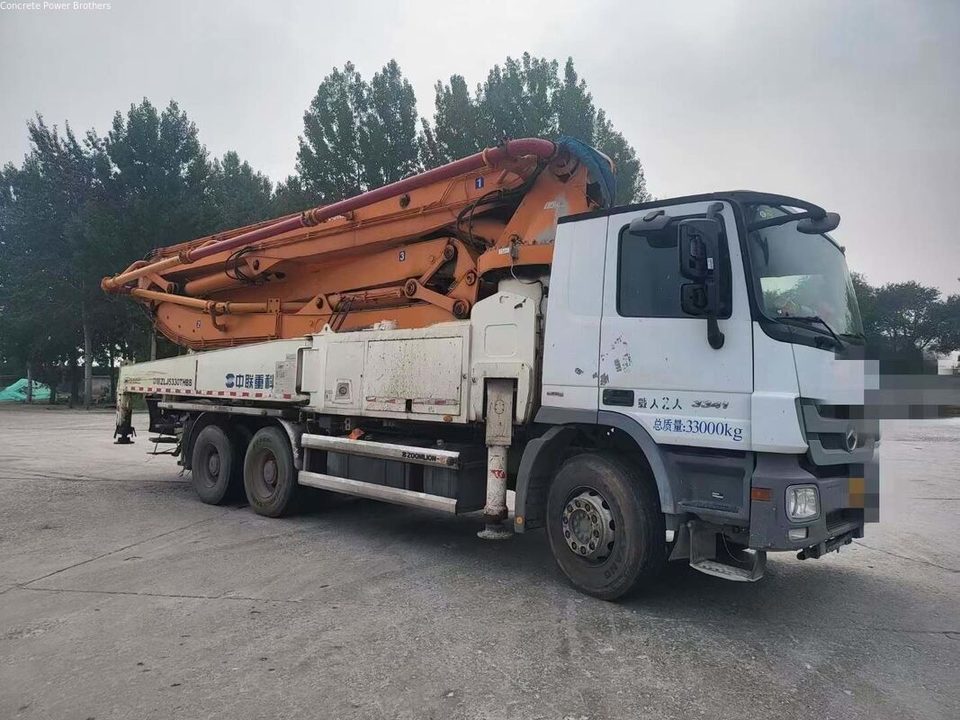 2014 Zoomlion 47 m pump truck ·