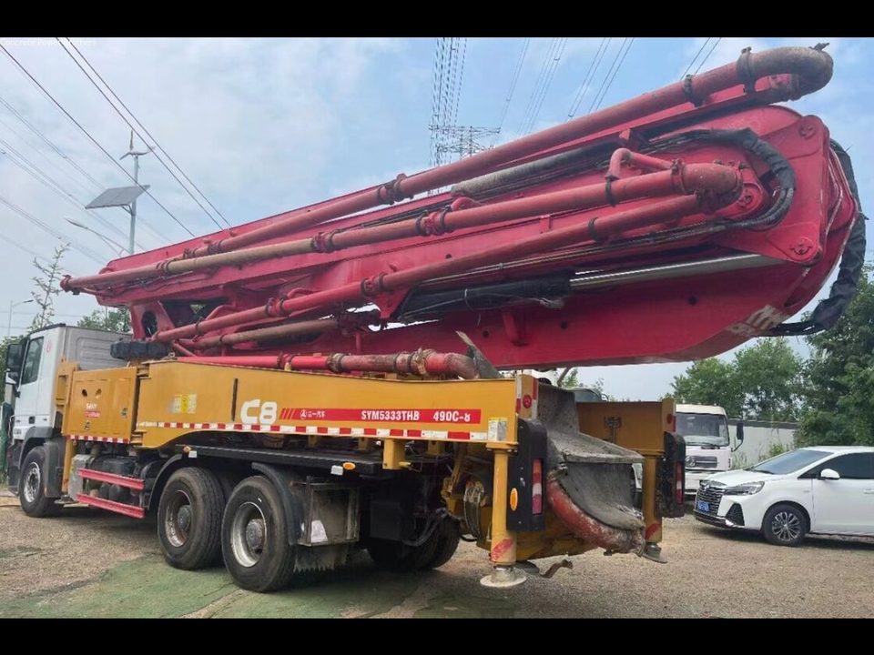 2019 — 49 m pump truck ·