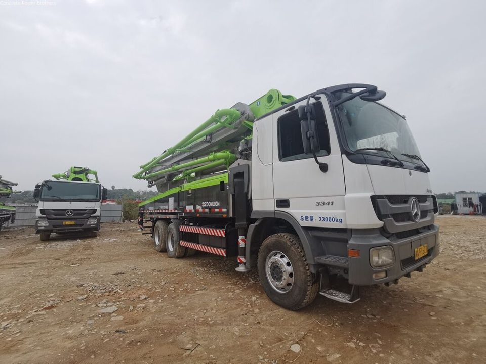 2012 Zoomlion 47 m pump truck ·