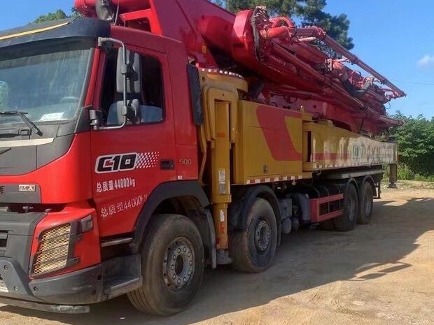 2020 — 62 m pump truck ·