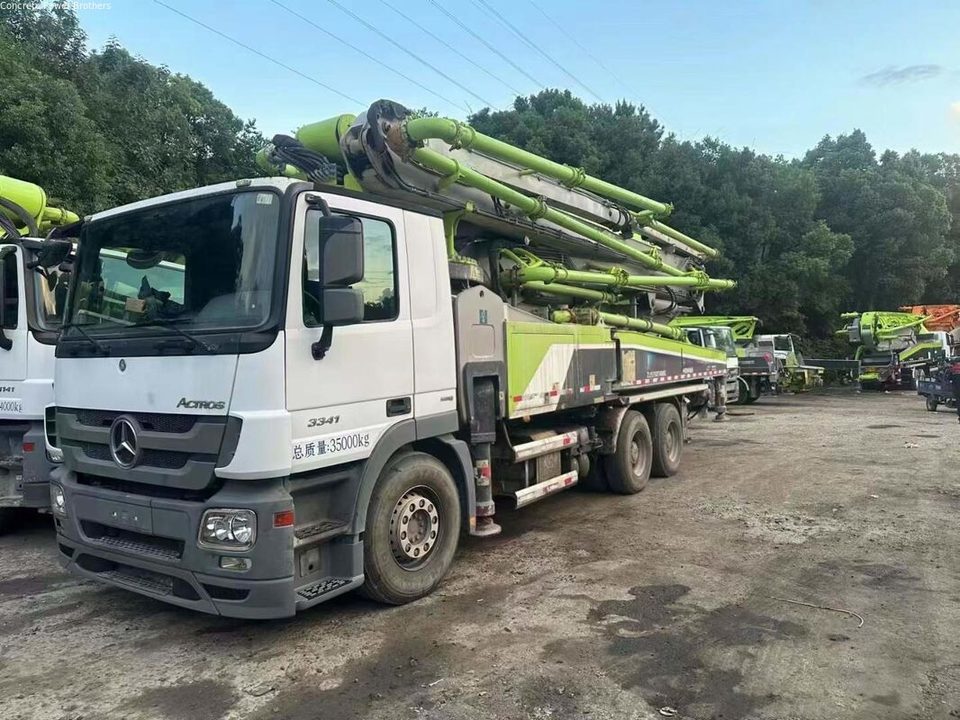 2020 Zoomlion 49 m pump truck ·