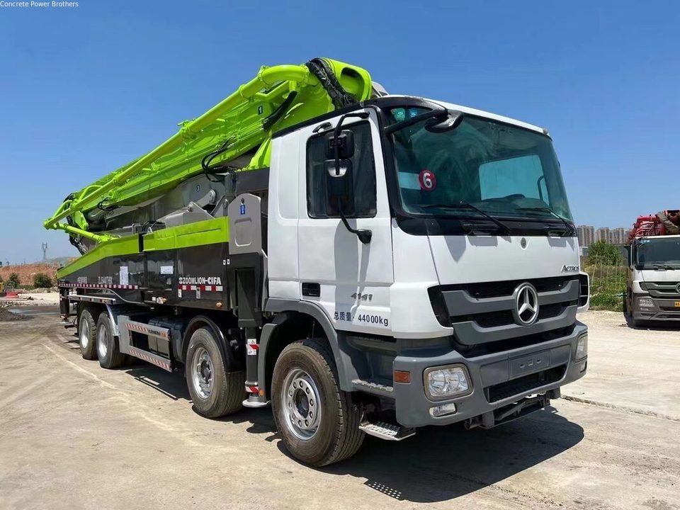 2013 Zoomlion 56 m pump truck ·