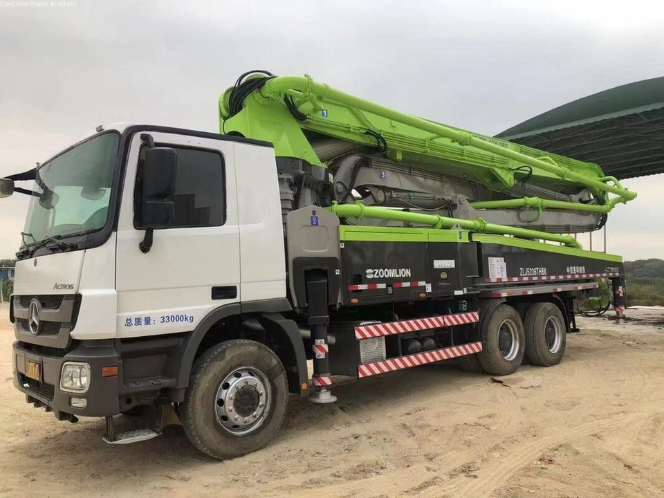 2012 Zoomlion 47 m pump truck ·