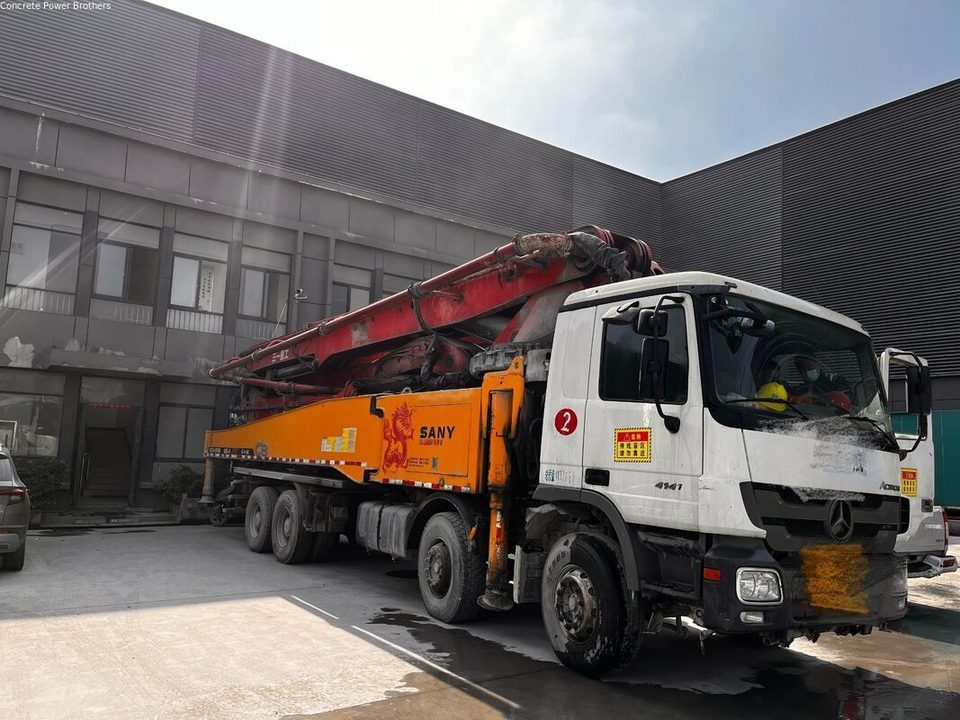 2013 SANY 56 m pump truck ·