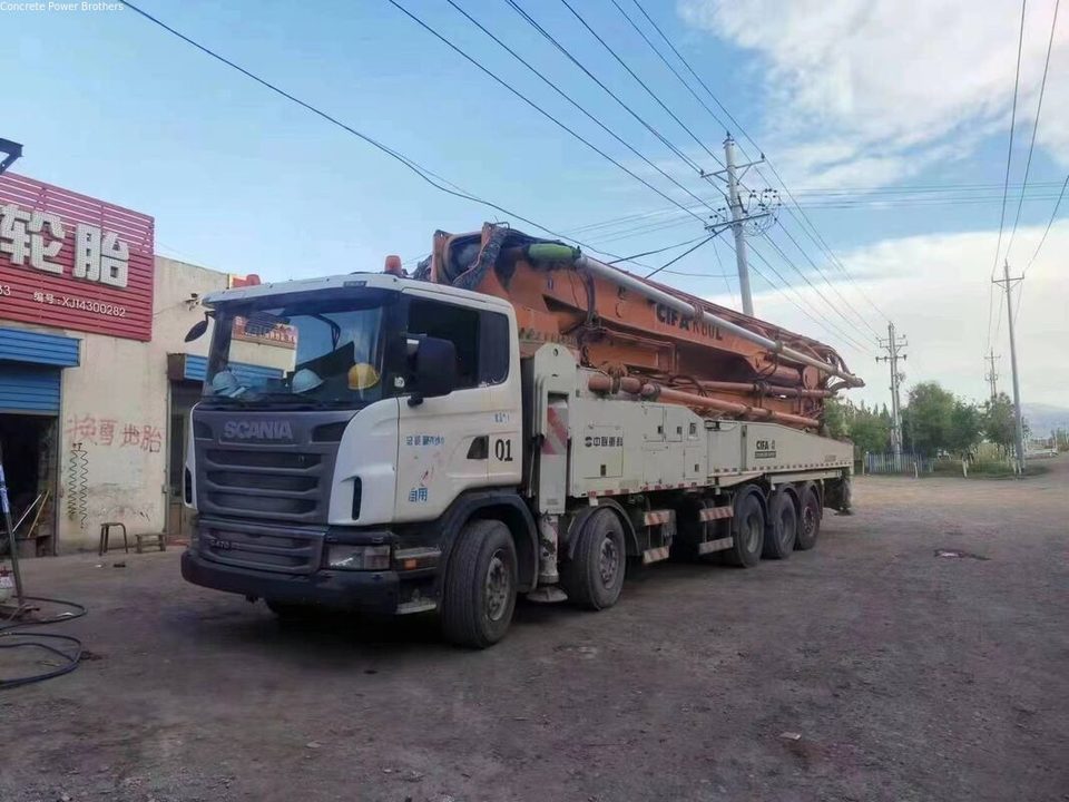 2012 — 60 m pump truck ·