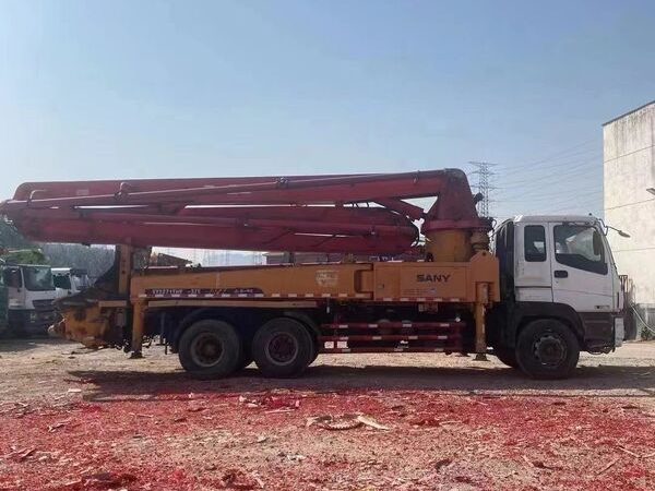 2011 SANY 37 m pump truck ·